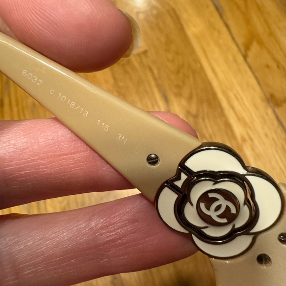 Chanel Camilla Flower Vintage Aviator Hinge Wrap Around Sunglasses Beige - Picture 10 of 10